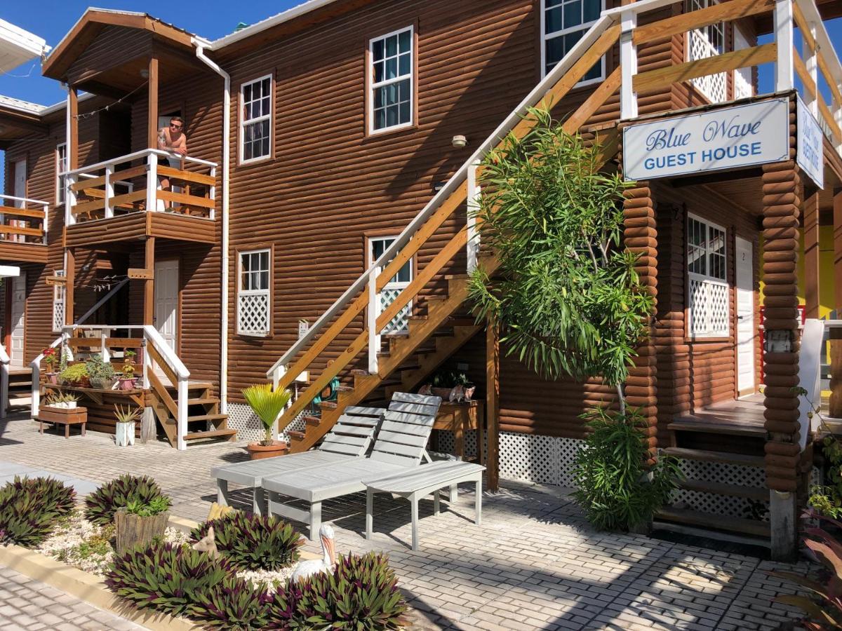 Blue Wave Guest House Caye Caulker Exteriör bild