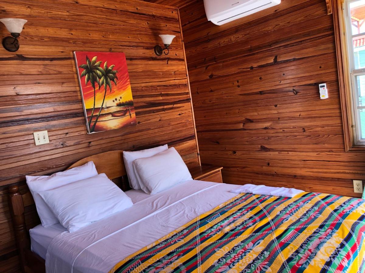 Blue Wave Guest House Caye Caulker Exteriör bild