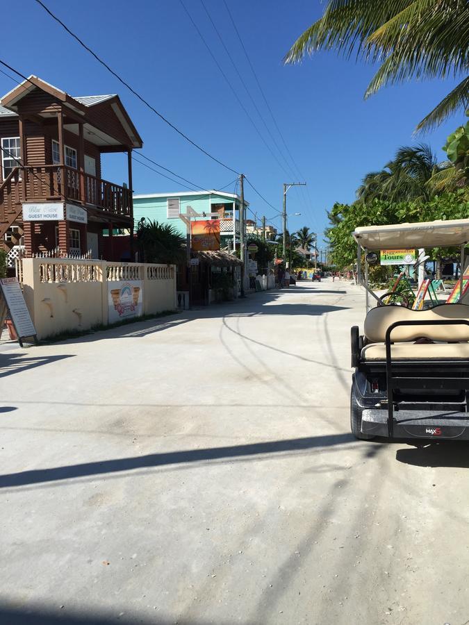 Blue Wave Guest House Caye Caulker Exteriör bild