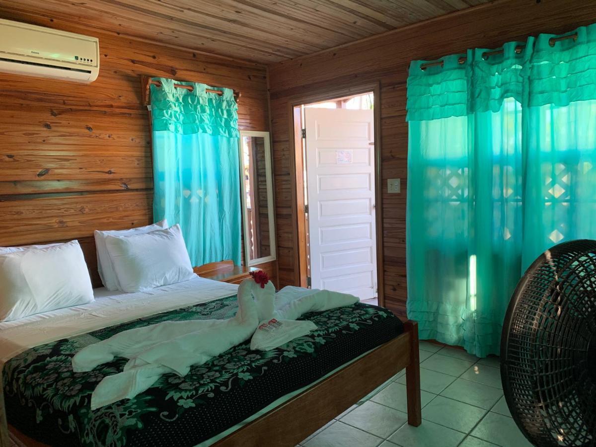 Blue Wave Guest House Caye Caulker Exteriör bild